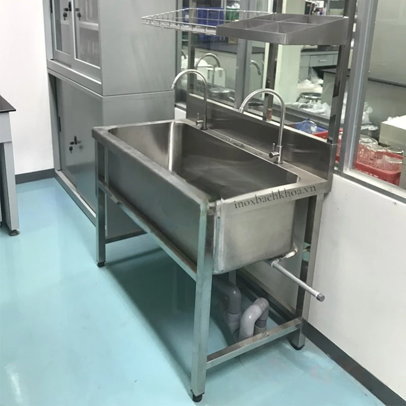 Bồn rửa dụng cụ y tế - Inox Bách Khoa Bồn rửa dụng cụ y tế inox 304 dài 1m2 có kệ trên - inoxbachkhoa.vn