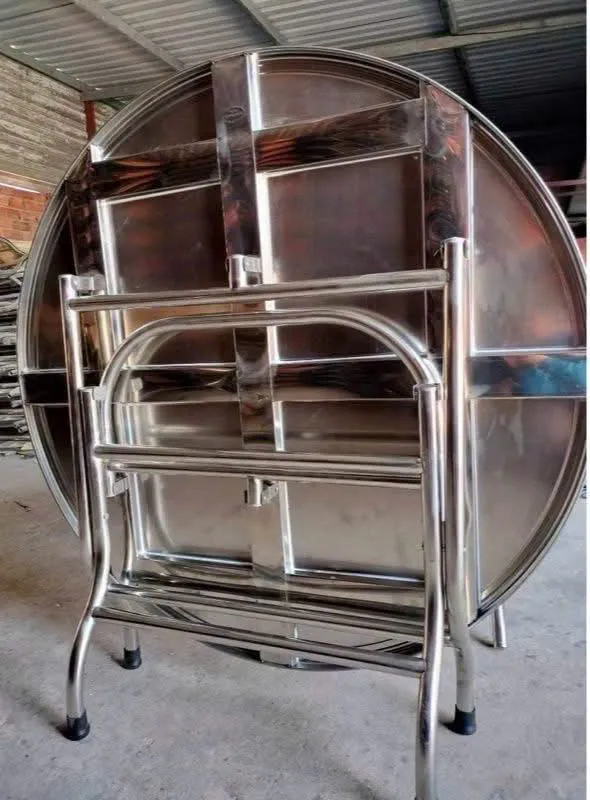 Bàn tròn inox 1m2 gấp lại dễ dàng, thuận tiện