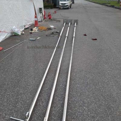 thi công lắp đặt cột cờ inox ngoài trời