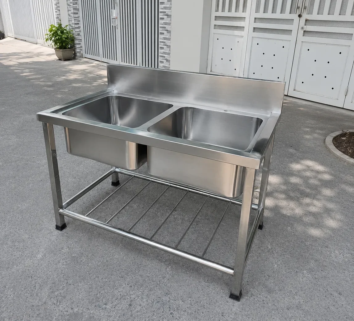 chậu rửa chén có gáy